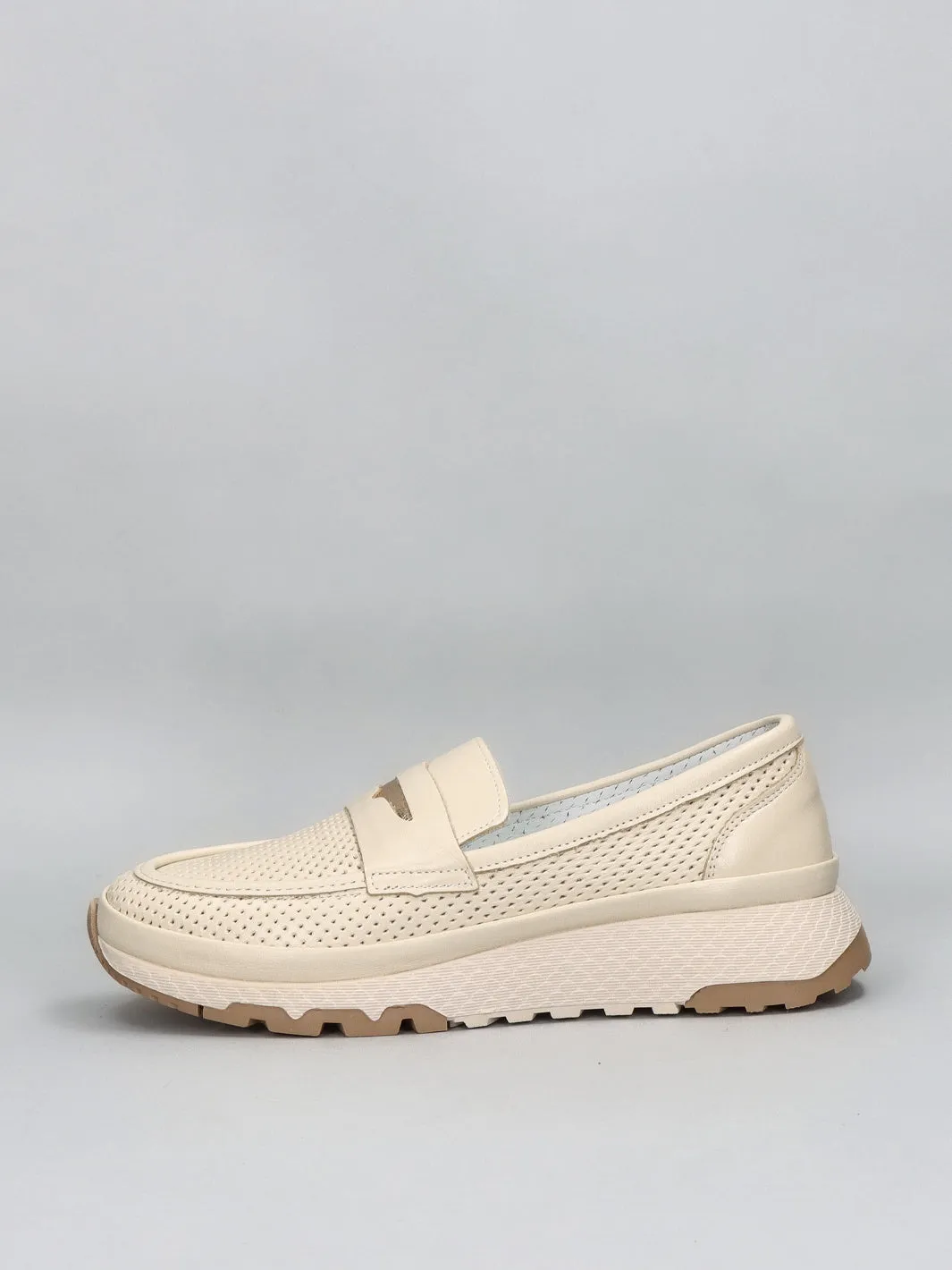 LEATHER MOCCASINS - BEIGE