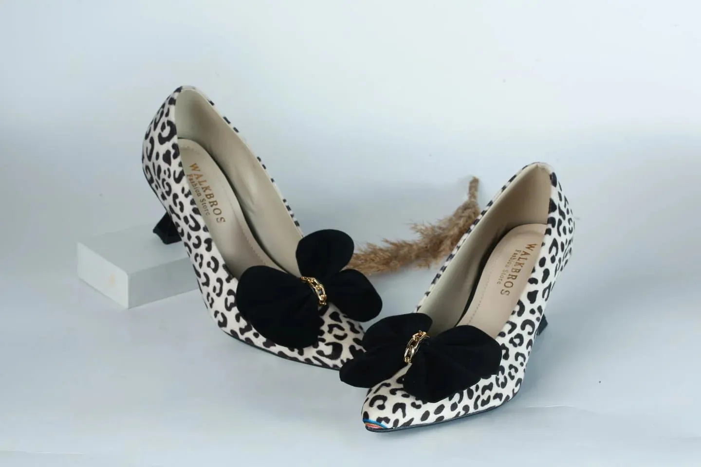 WALKBROS WOMEN'S KITTEN HEELS POINTED TOE PUMPS - LEOPARD