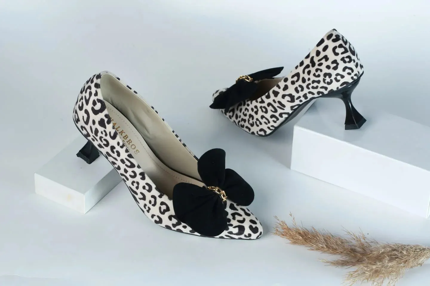 WALKBROS WOMEN'S KITTEN HEELS POINTED TOE PUMPS - LEOPARD