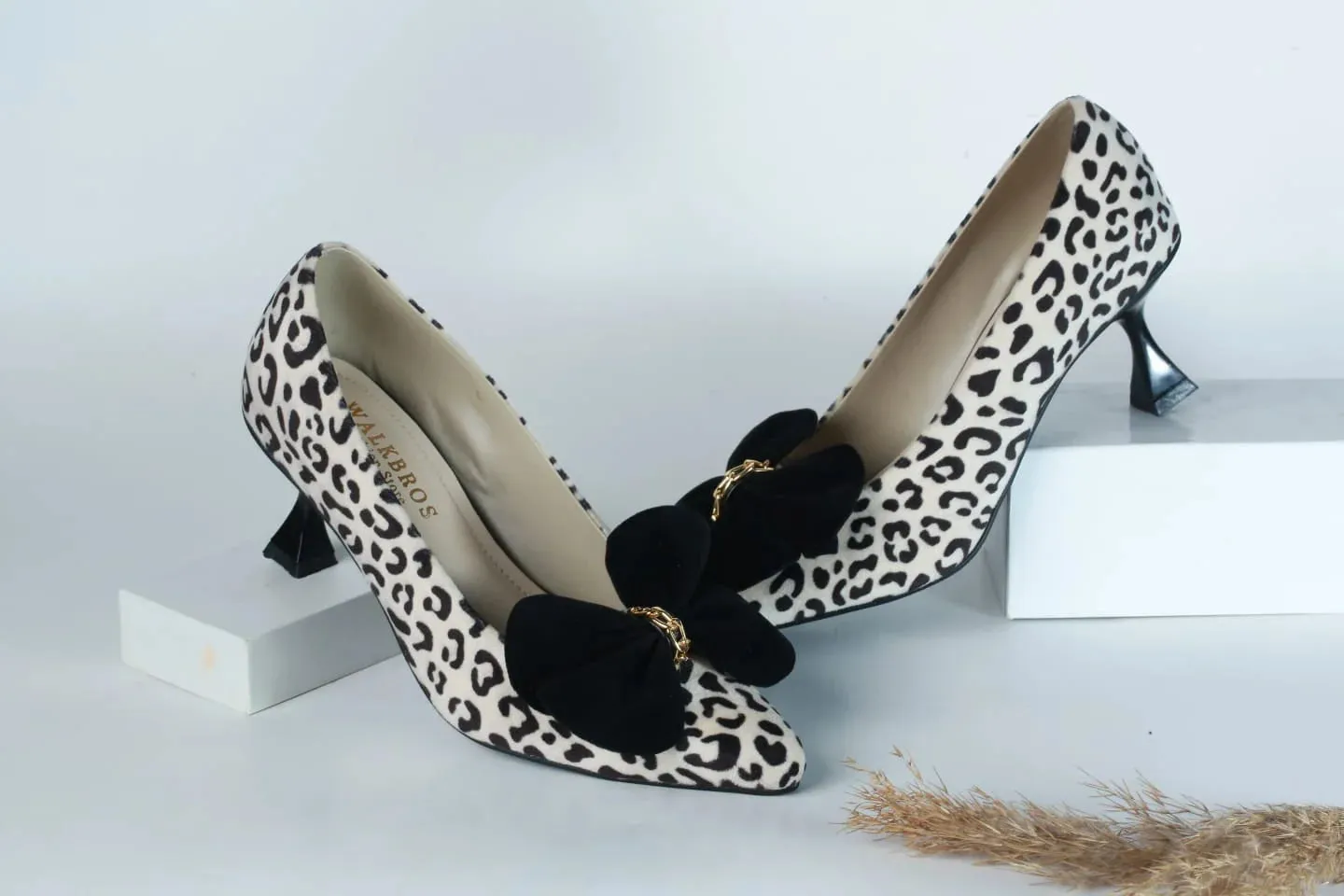 WALKBROS WOMEN'S KITTEN HEELS POINTED TOE PUMPS - LEOPARD