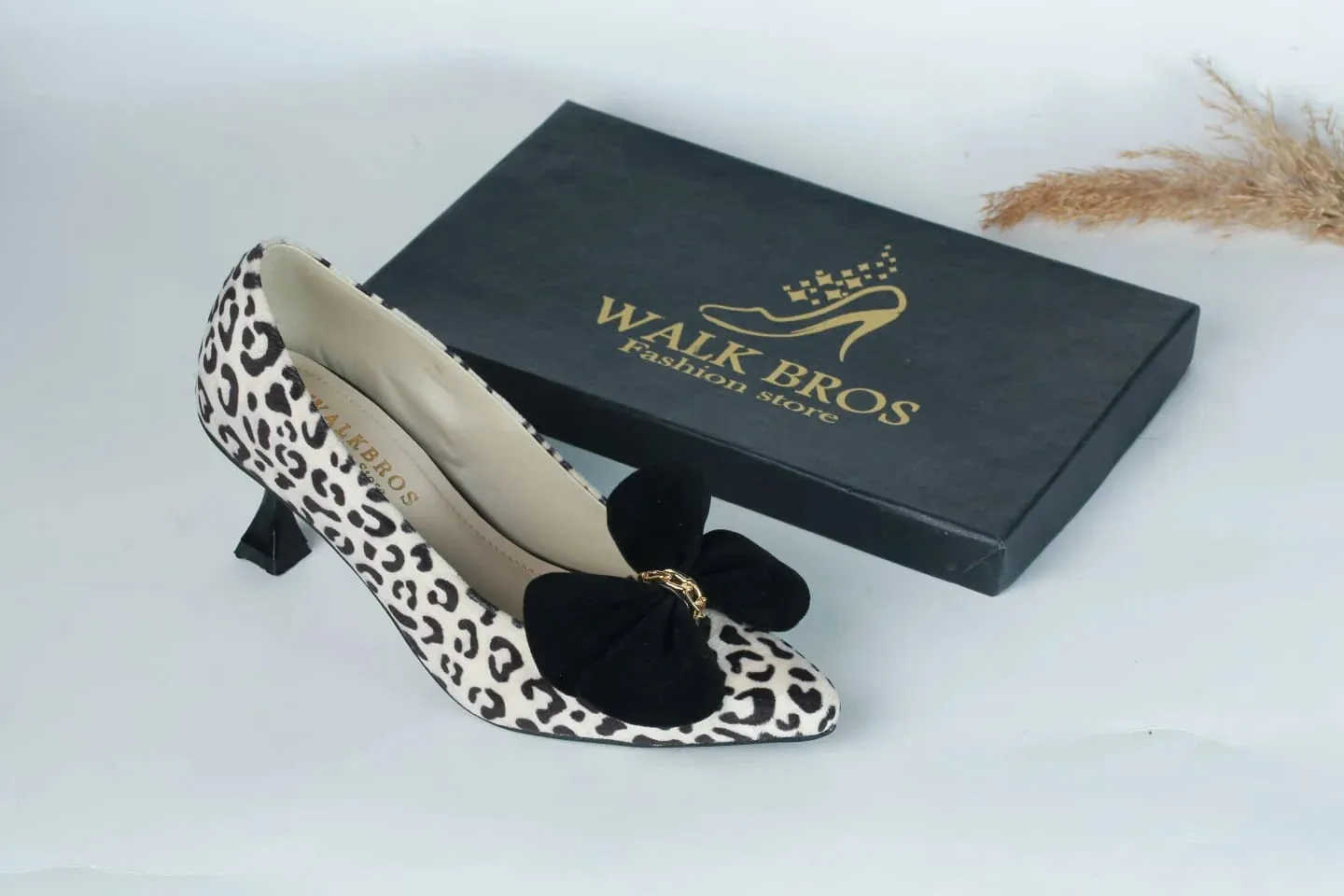 WALKBROS WOMEN'S KITTEN HEELS POINTED TOE PUMPS - LEOPARD