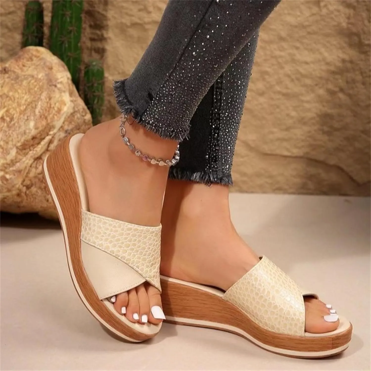 Wedge Sandals for Women 2025 Summer Arch Support Slip Sandals Casual Platform Wedge Slippers Crisscross Strap Open Toe Slippers Going Out Casual Shoes