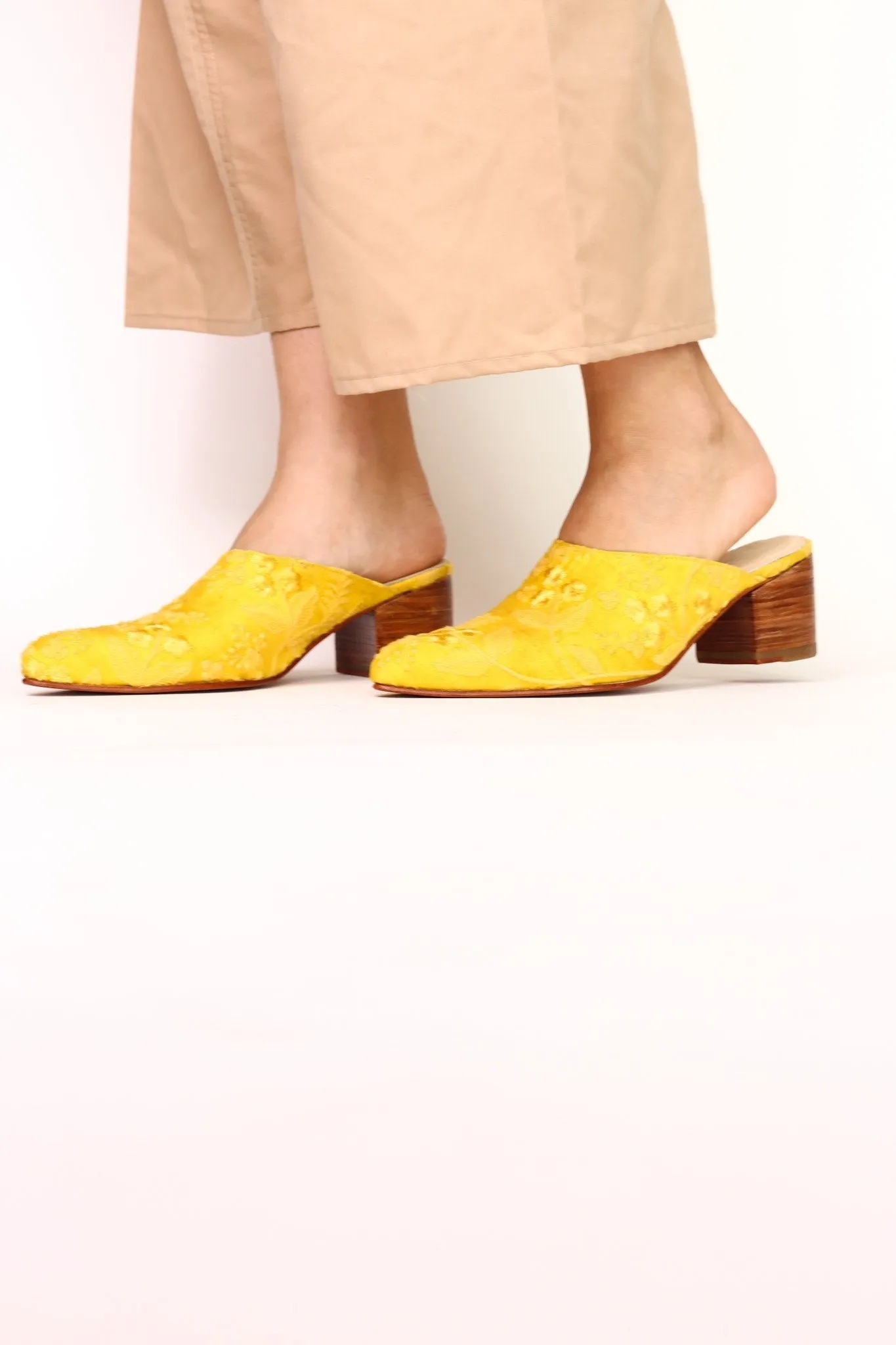 YELLOW HEELED MULES X ANTHROPOLOGIE MARLA